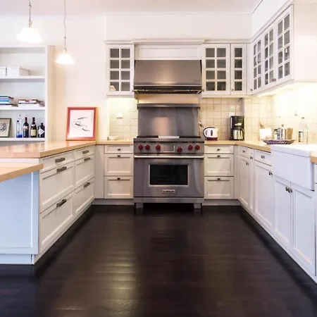 Plaka Hill Luxury Flat